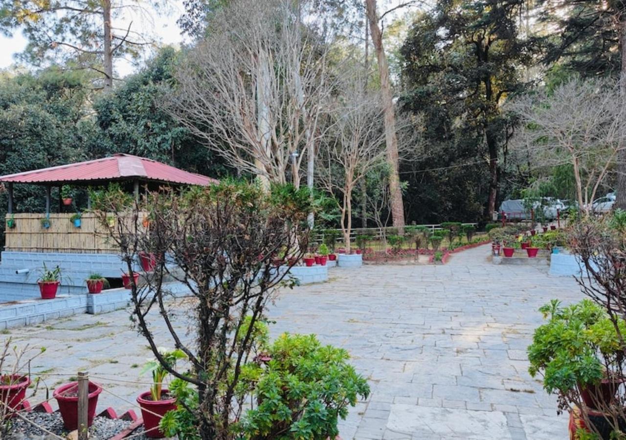 Chevron Rosemount Hotell Ranikhet Exteriör bild