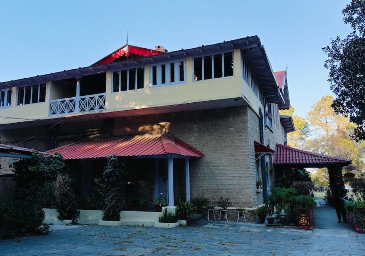 Chevron Rosemount Hotell Ranikhet Exteriör bild